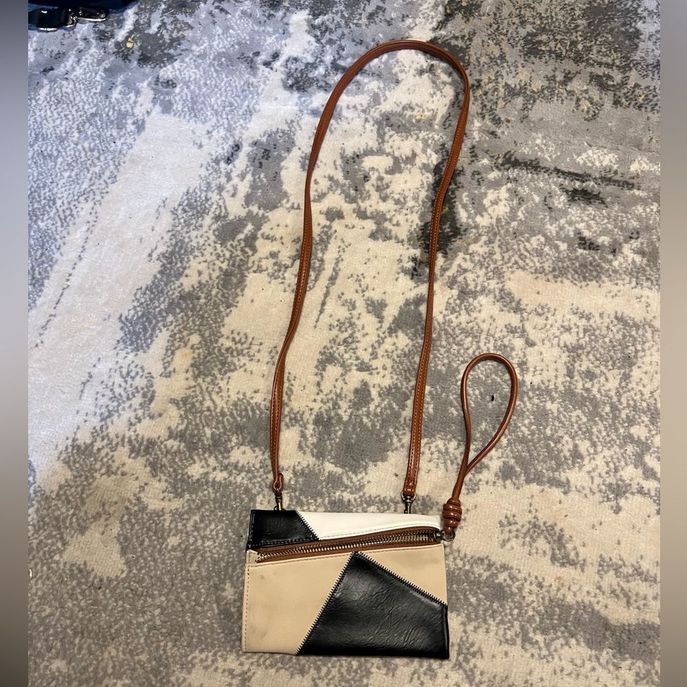 Universal Thread Stylish Black and Cream Women's Small Crossbody Bag